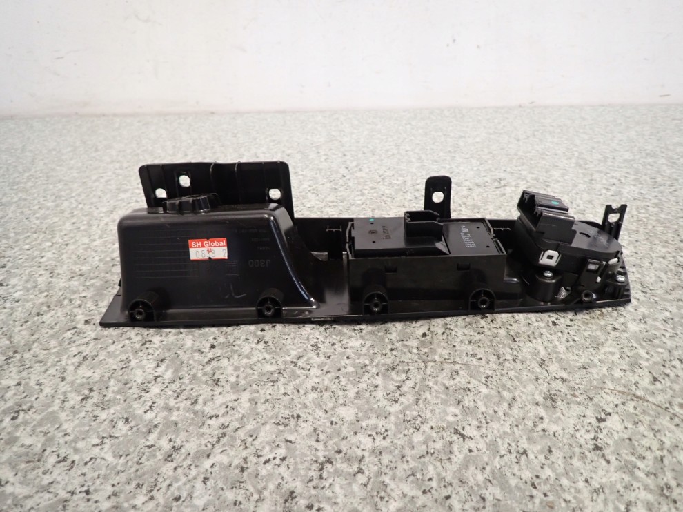 CHEVROLET CRUZE 08-12 PANEL SZYBY PRZEDNI LEWY 4/6