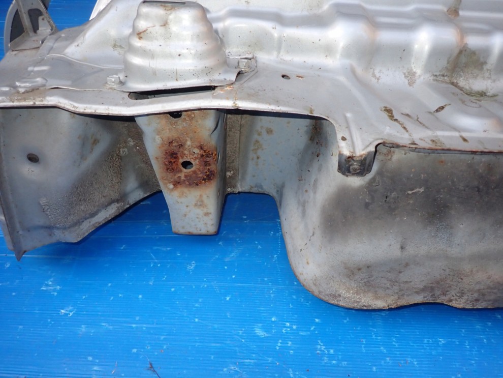 TOYOTA AVENSIS T22 4d 97-02 PAS TYLNY 4/10