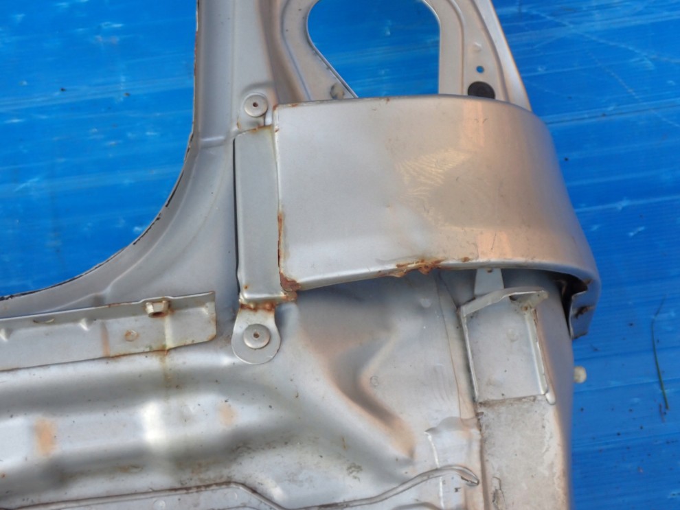 TOYOTA AVENSIS T22 4d 97-02 PAS TYLNY 7/10