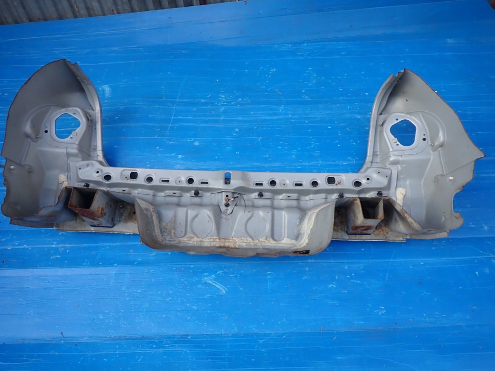 TOYOTA AVENSIS T22 4d 97-02 PAS TYLNY 8/10