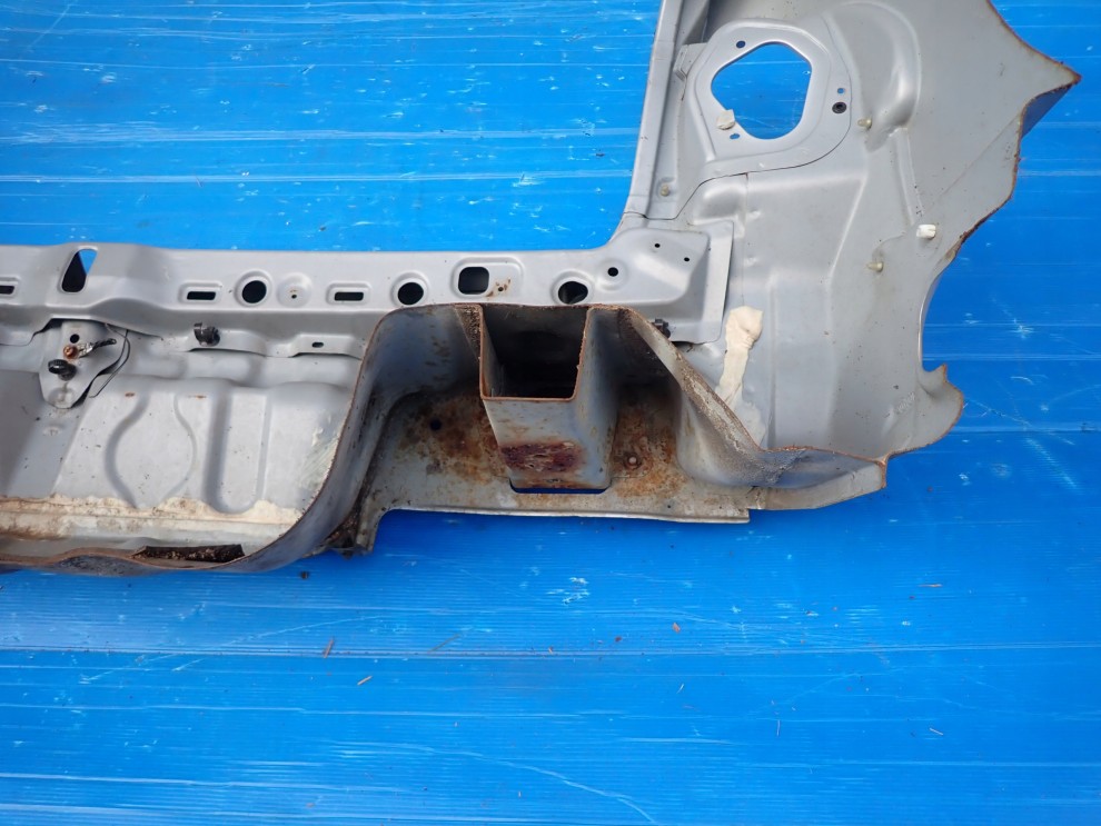 TOYOTA AVENSIS T22 4d 97-02 PAS TYLNY 10/10