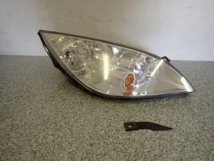 MITSUBISHI COLT 03-08 REFLEKTOR PRAWY LAMPA PRZÓD