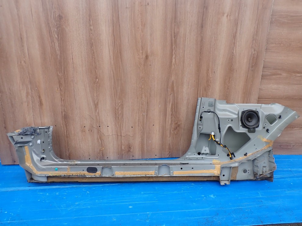 MITSUBISHI COLT 04-12 3d PRÓG PRAWY 5/8