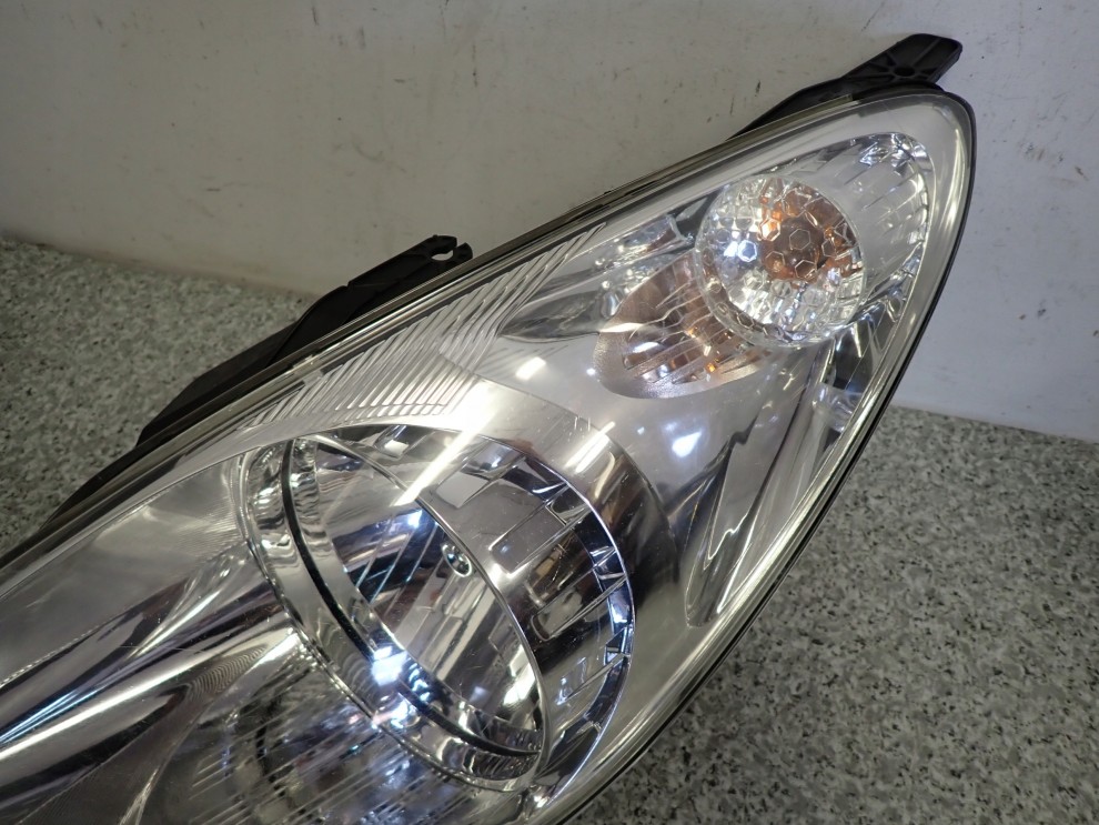 HYUNDAI i20 08-12 LAMPA PRZEDNIA LEWA 3/8