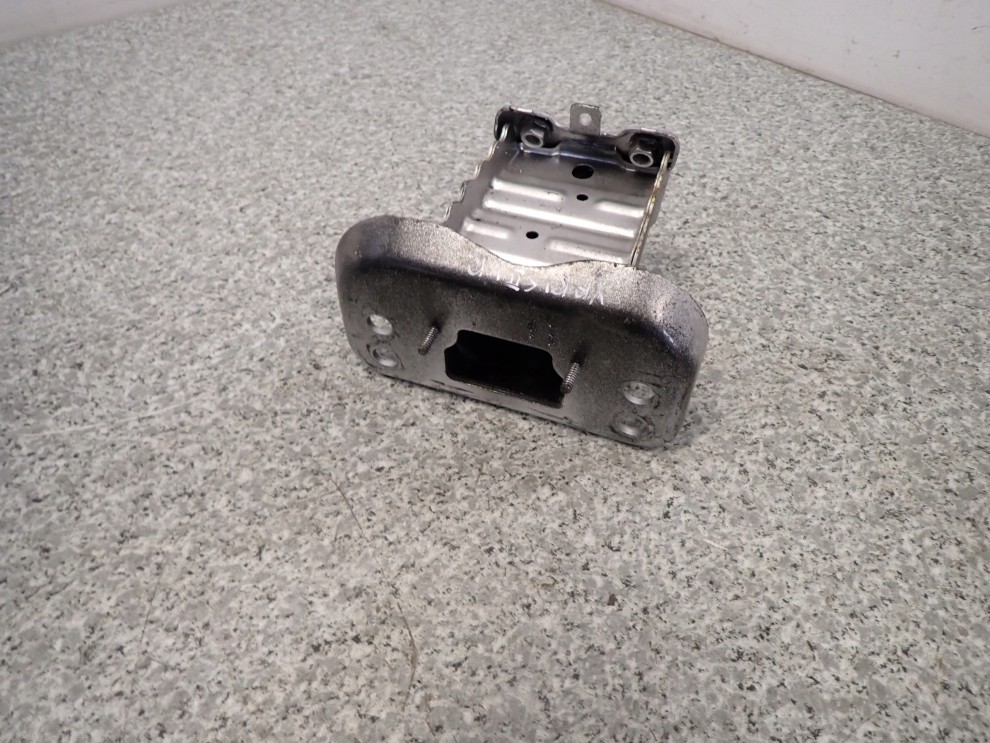 TOYOTA YARIS II 06-11 WSPORNIK ZDERZAKA PRZEDNI PRAWY STREFA ZGNIOTU 2/6