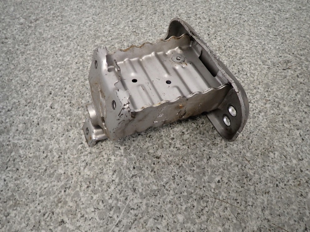TOYOTA YARIS II 06-11 WSPORNIK ZDERZAKA PRZEDNI PRAWY STREFA ZGNIOTU 4/6
