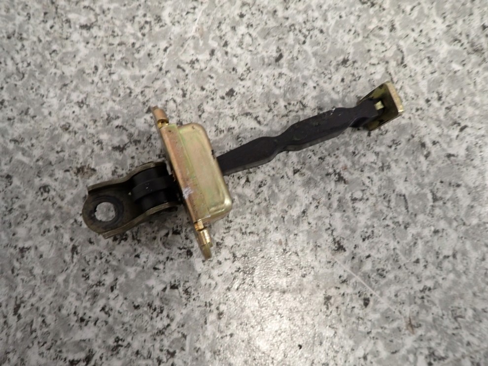 NISSAN MICRA K12 CC 03- OGRANICZNIK DRZWI PRAWY 2/2