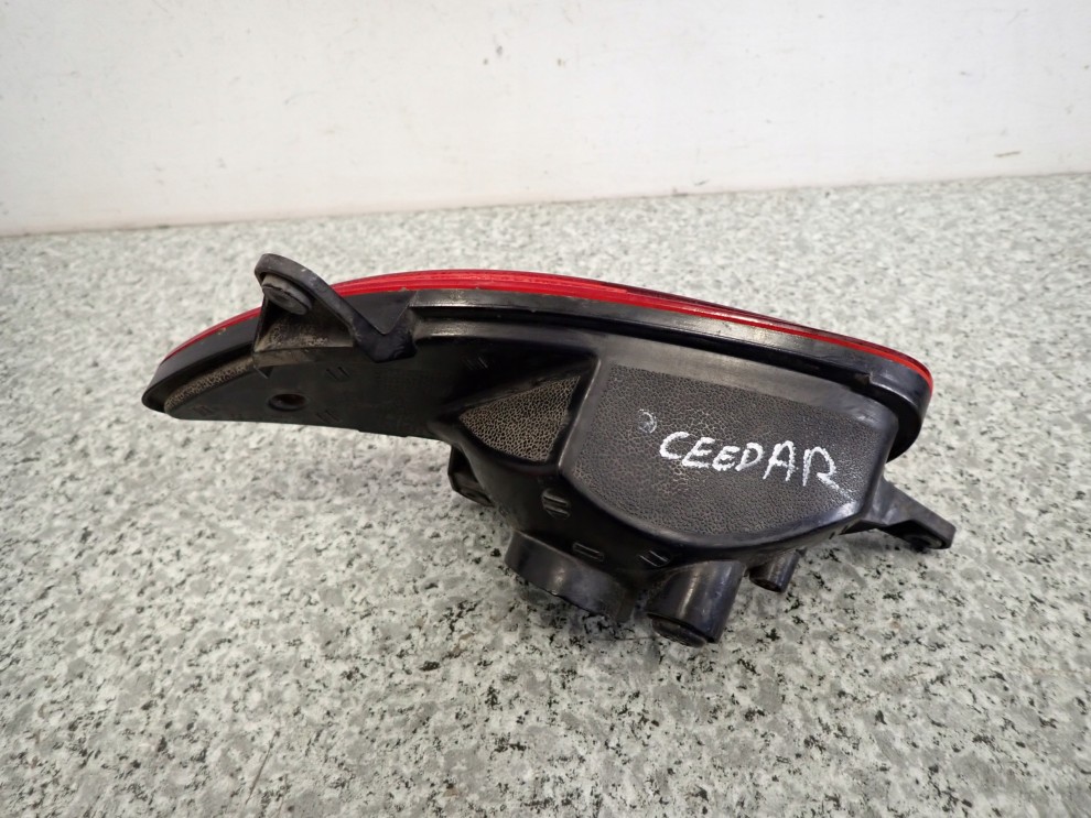 KIA CEED I HB 07-09 LAMPA TYLNA PRAWA W ZDERZAK ODBLASK 3/6