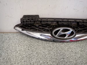 HYUNDAI IX20 09- ATRAPA KRATA WLOTU GÓRNA W ZDERZAK 4/11 MINIATURA