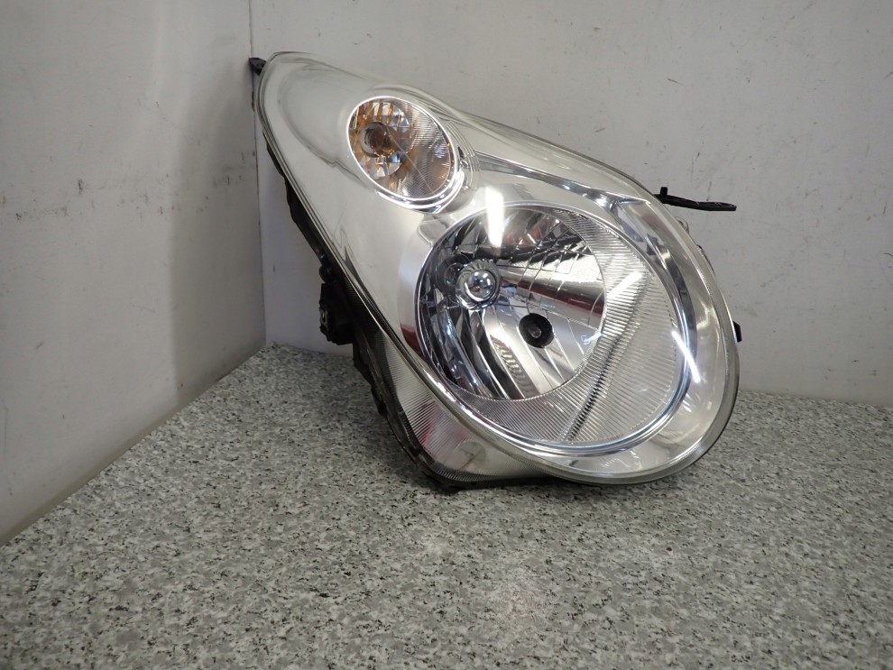 SUZUKI ALTO 09- LAMPA PRZEDNIA PRAWA REFLEKTOR 5/8