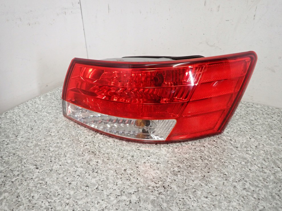 HYUNDAI SONATA 05-09 LAMPA TYLNA PRAWA 3/9