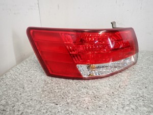 HYUNDAI SONATA 05-09 LAMPA TYLNA LEWA 3/5 MINIATURA