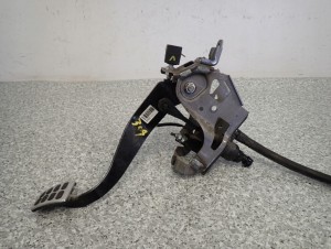 HYUNDAI VELOSTER I 11-18 PEDAŁ SPRZĘGŁA 3/6 MINIATURA