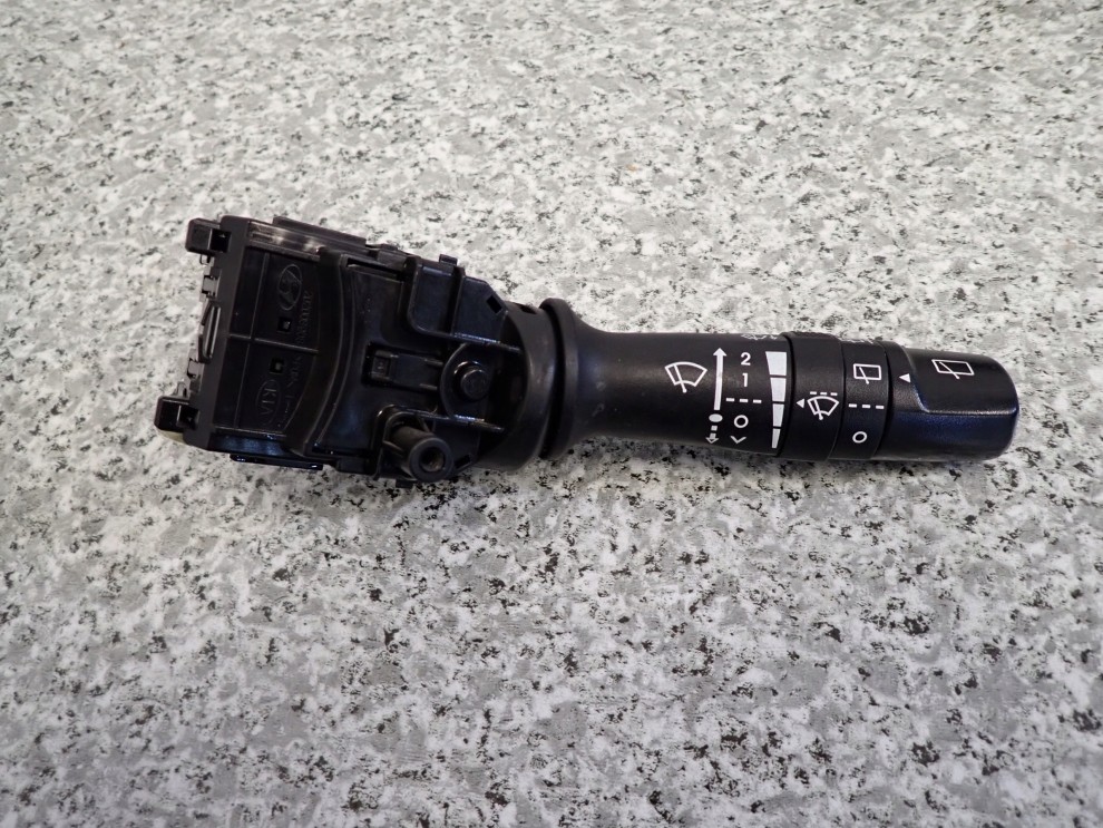 HYUNDAI VELOSTER I 11- PRZEŁĄCZNIK WYCIERACZEK 1/4