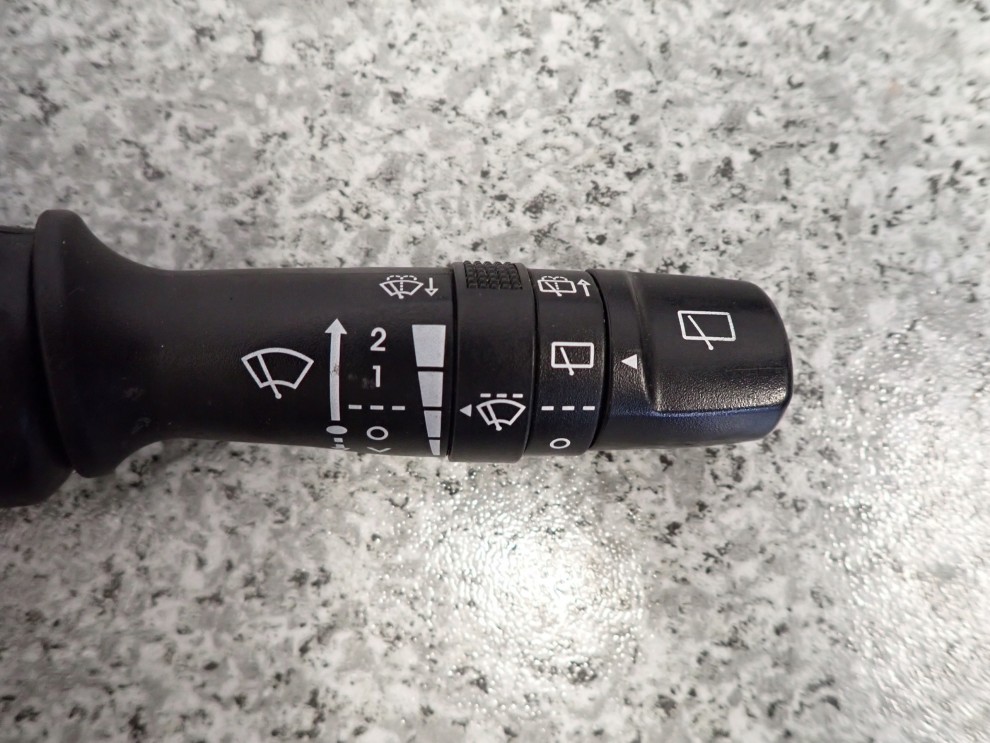 HYUNDAI VELOSTER I 11- PRZEŁĄCZNIK WYCIERACZEK 2/4