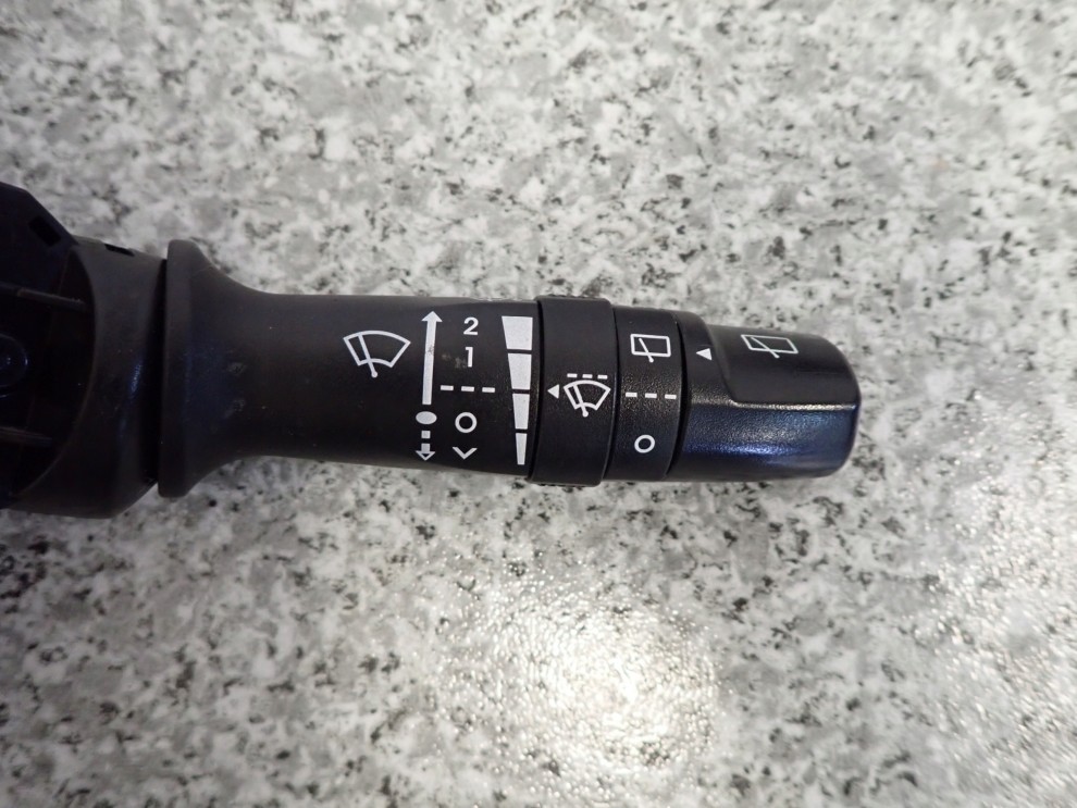 HYUNDAI VELOSTER I 11- PRZEŁĄCZNIK WYCIERACZEK 3/4