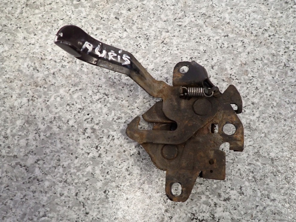 TOYOTA AURIS I 07-12 ZAMEK MASKI 1/2