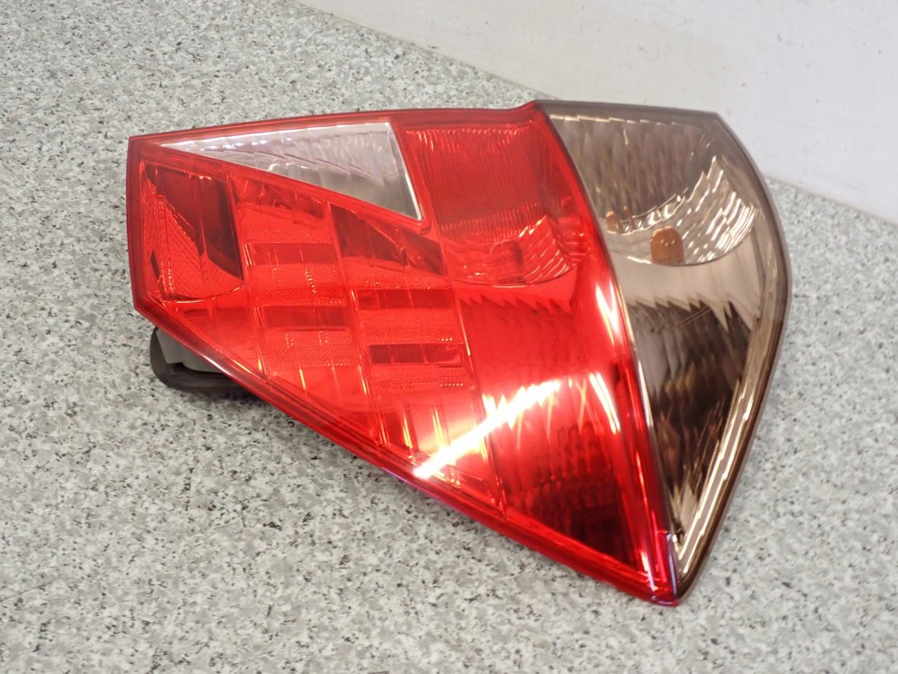 HONDA FR-V FRV LAMPA TYLNA PRAWA PRZYCIEMNIONA 5/8