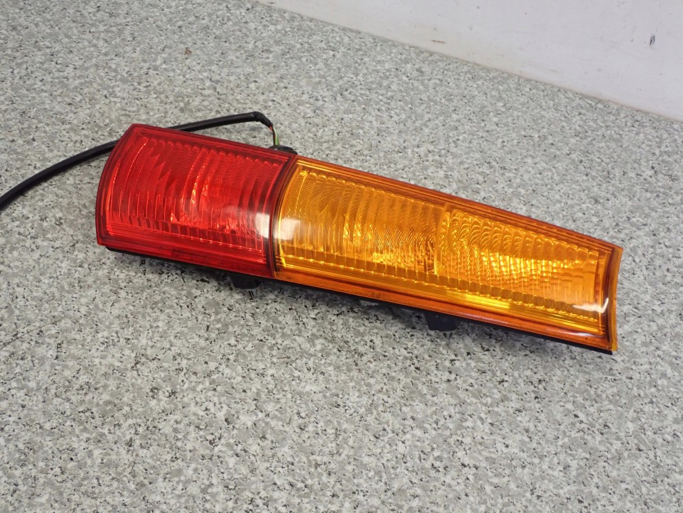 SUZUKI IGNIS 03-07 LAMPA TYLNA LEWA LUB PRAWA 5/6