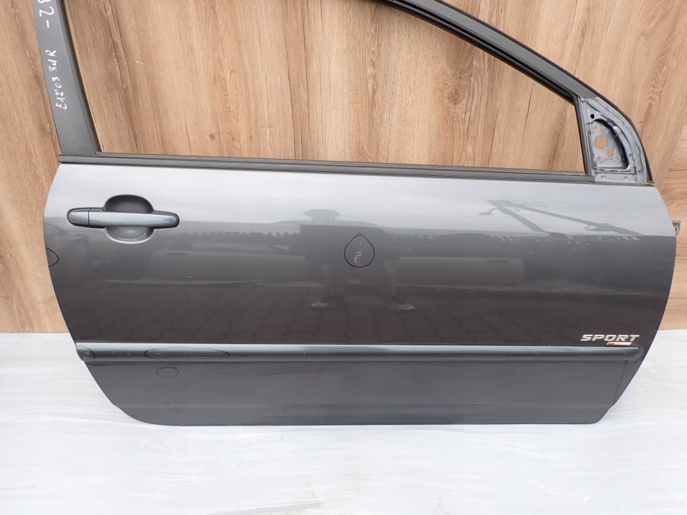 TOYOTA COROLLA E12 3d 02-07 DRZWI PRAWE 1F6 2/7