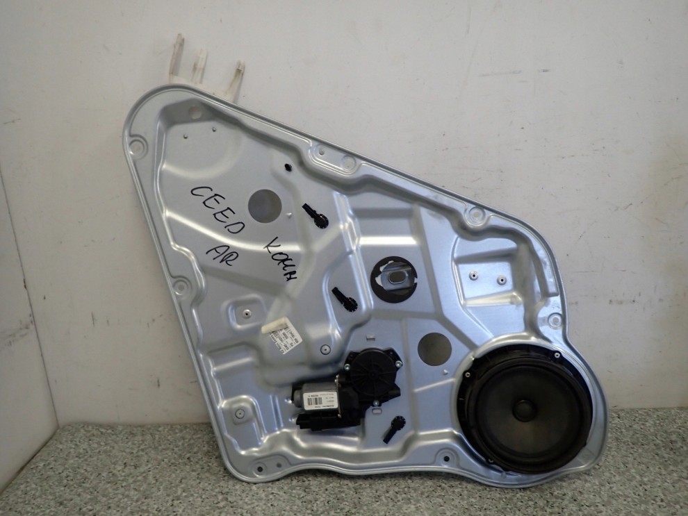 KIA CEED KOMBI 06- PODNOŚNIK SZYBY TYLNY PRAWY 1/3