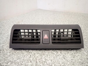 SUZUKI SWIFT 04- KRATKA NAWIEWU ŚRODKOWA RADIA 2/5 MINIATURA