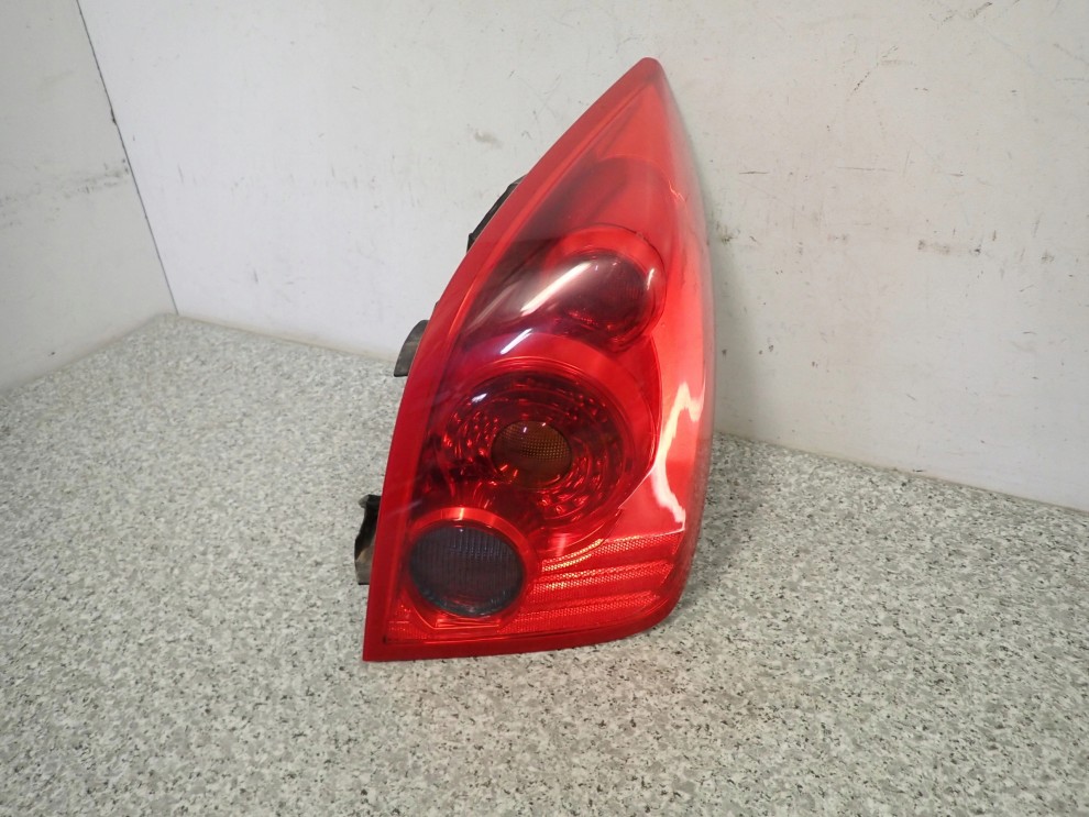 NISSAN PRIMERA 02-07 P12 HB 5D LAMPA TYLNA PRAWA 3/13