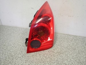 NISSAN PRIMERA 02-07 P12 HB 5D LAMPA TYLNA PRAWA