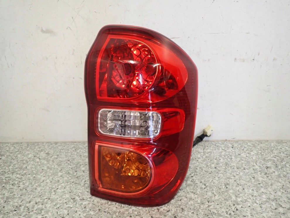 TOYOTA RAV4 RAV 4 II 03-05 LAMPA TYLNA PRAWA 1/7