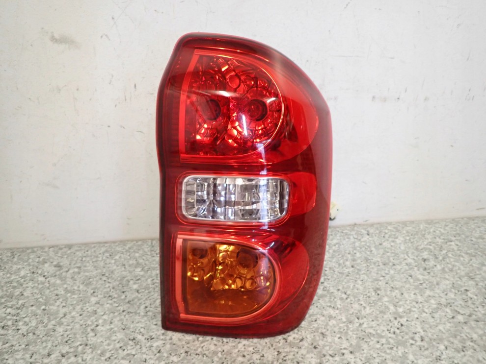 TOYOTA RAV4 RAV 4 II 03-05 LAMPA TYLNA PRAWA 2/7