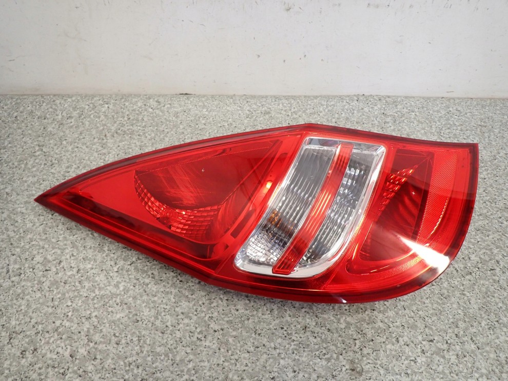 HYUNDAI i30 07-11 HB LAMPA TYLNA LEWA 2/6