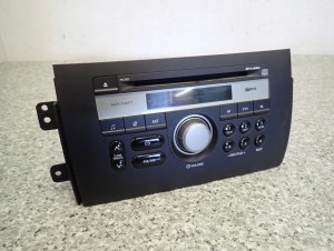 SUZUKI SX4 06-13 RADIO FABRYCZNE 4/8 MINIATURA