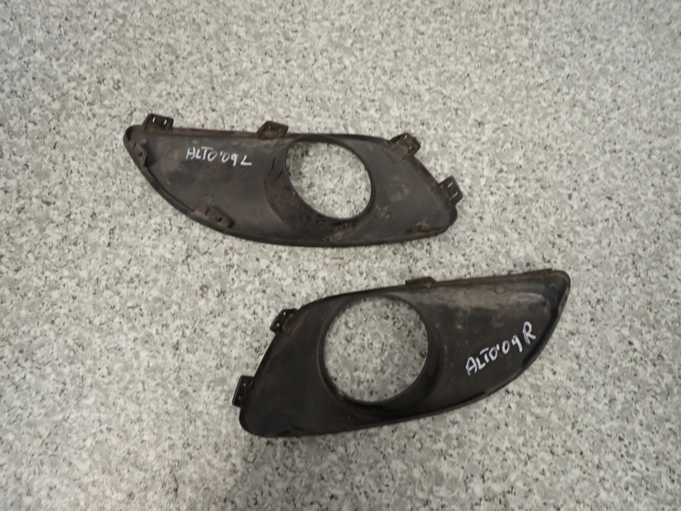 SUZUKI ALTO 09-14 RAMKA HALOGENU LEWEGO KRATKA ZAŚLEPKA 4/4