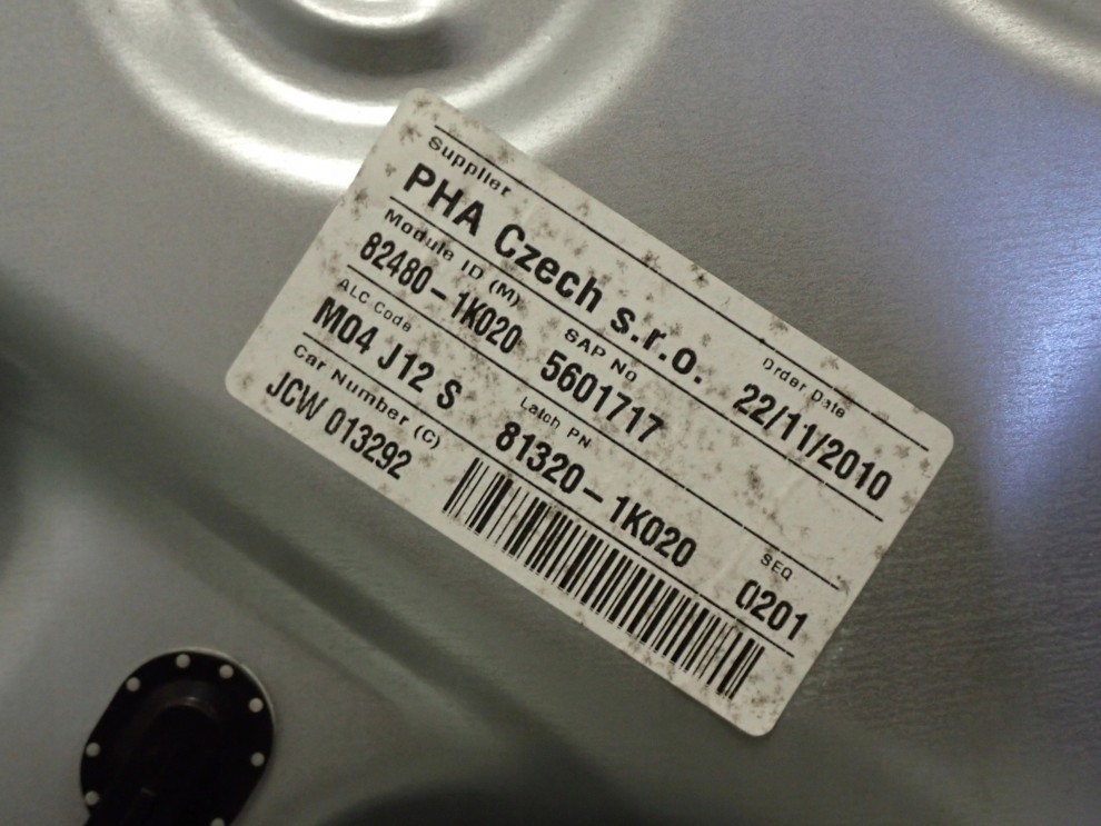 HYUNDAI IX20 HB 5D 09- PODNOŚNIK SZYBY PRZEDNI PRAWY 3/4