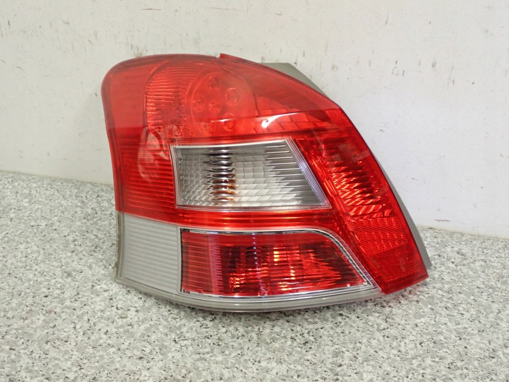 TOYOTA YARIS II LIFT 09-11 LAMPA TYLNA LEWA TYŁ EUROPA 1/5