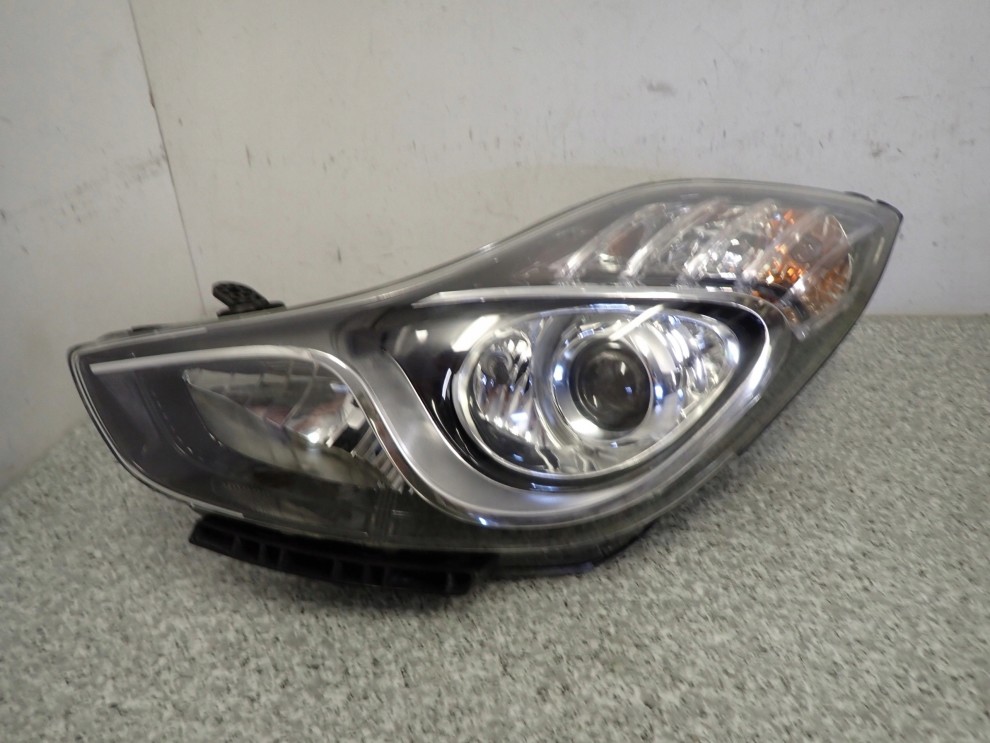 HYUNDAI IX20 HB 09- REFLEKTOR LAMPA PRZEDNIA LEWA SOCZEWKOWA EUROPA 9/11