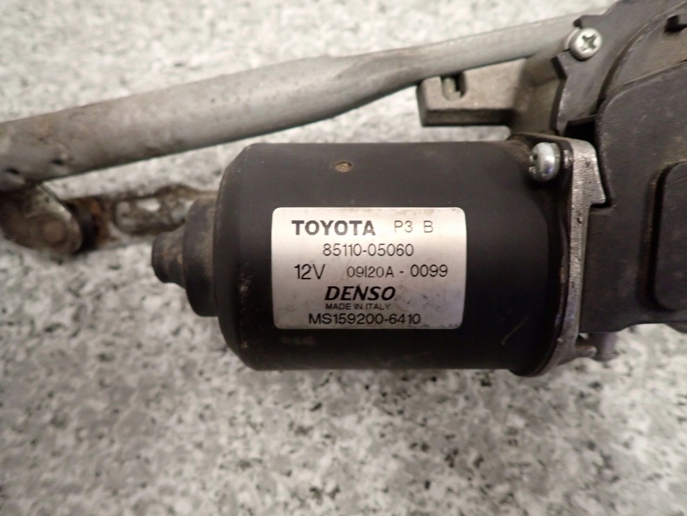 TOYOTA AVENSIS T25 02-08 MECHANIZM SILNICZEK WYCIERACZEK PRZEDNICH 7/11