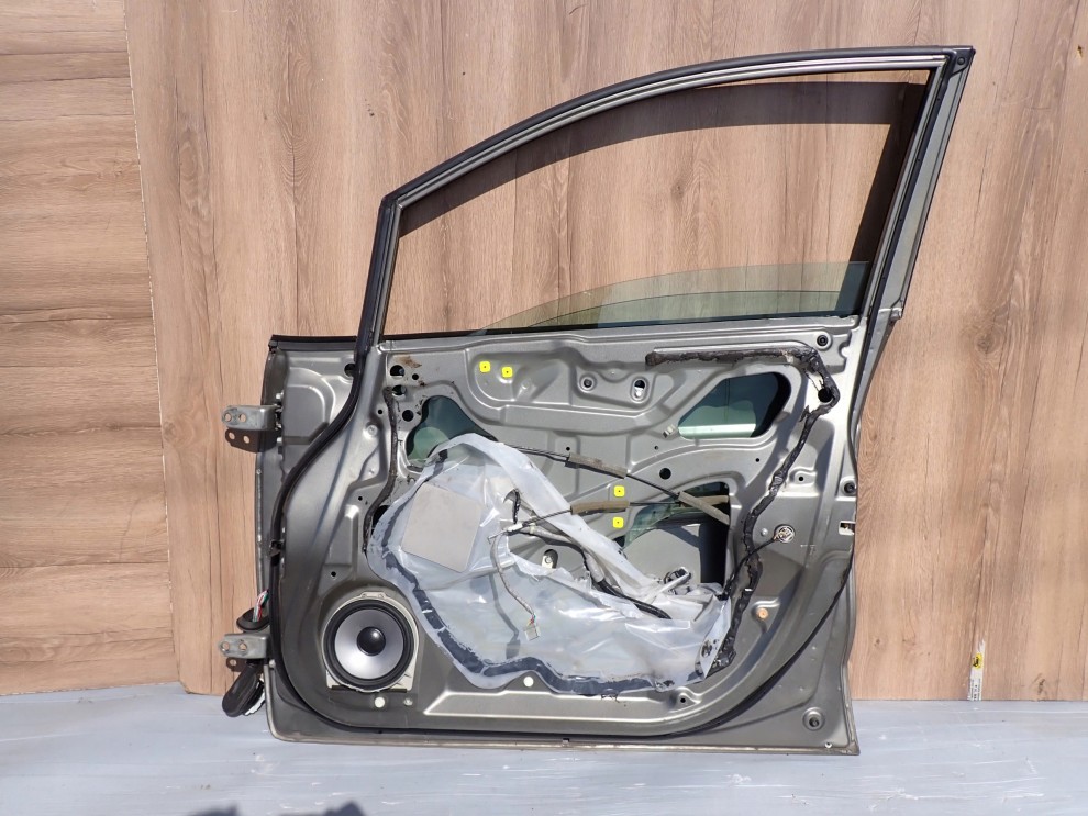 HONDA FRV FR-V 05- DRZWI PRZEDNIE PRAWE NH701M 9/11