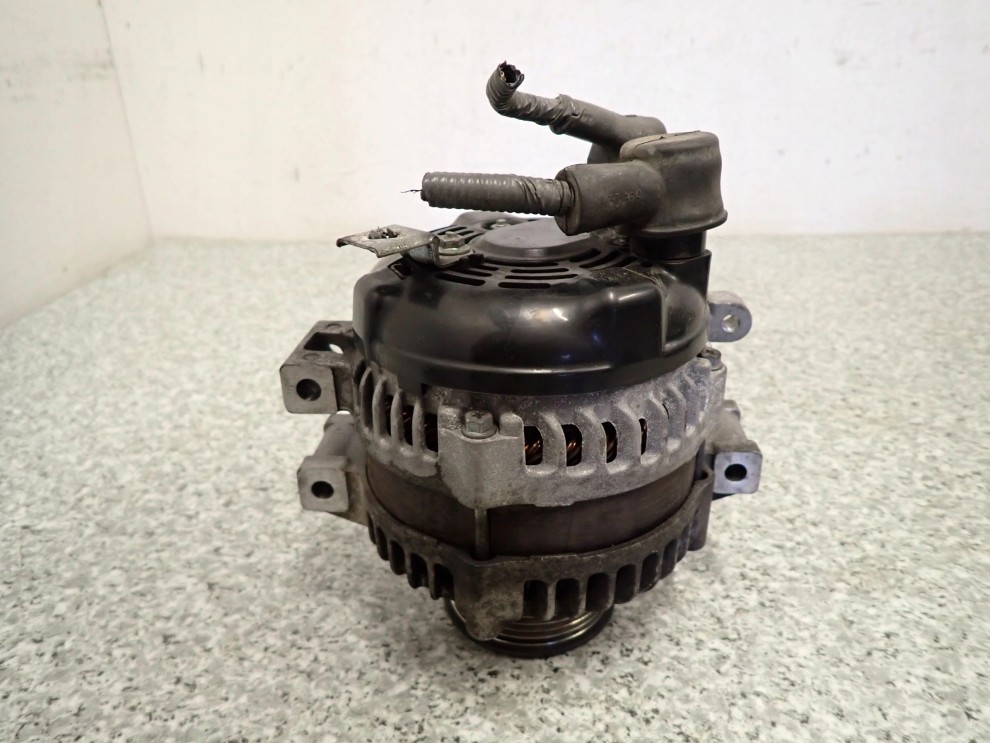 HONDA FRV FR-V 2.2d 05- ALTERNATOR 6/8