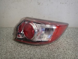 MAZDA 3 BL 5d 09-11 LAMPA TYLNA PRAWA ZEWNĘTRZNA