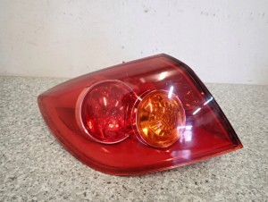 MAZDA 3 BK HB 03-05 LAMPA TYLNA LEWA ZEWNĘTRZNA