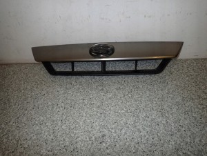 SUZUKI LIANA 01-03 ATRAPA PRZEDNIA GRILL KRATA WLOTU