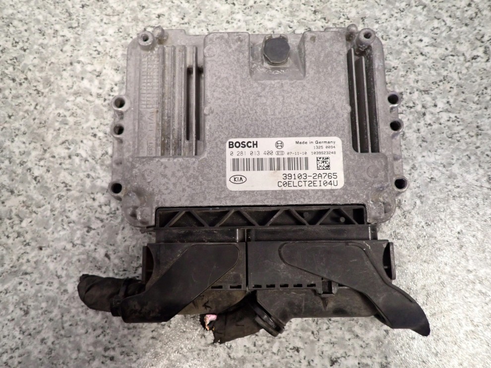 KIA CEED 1.6 CRDI 06-11 KOMPUTER SILNIKA 39103-2A760 1/3