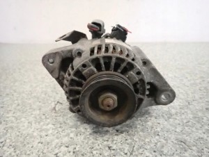 TOYOTA YARIS 99-05 1.3i JAPONIA ALTERNATOR 4/6 MINIATURA