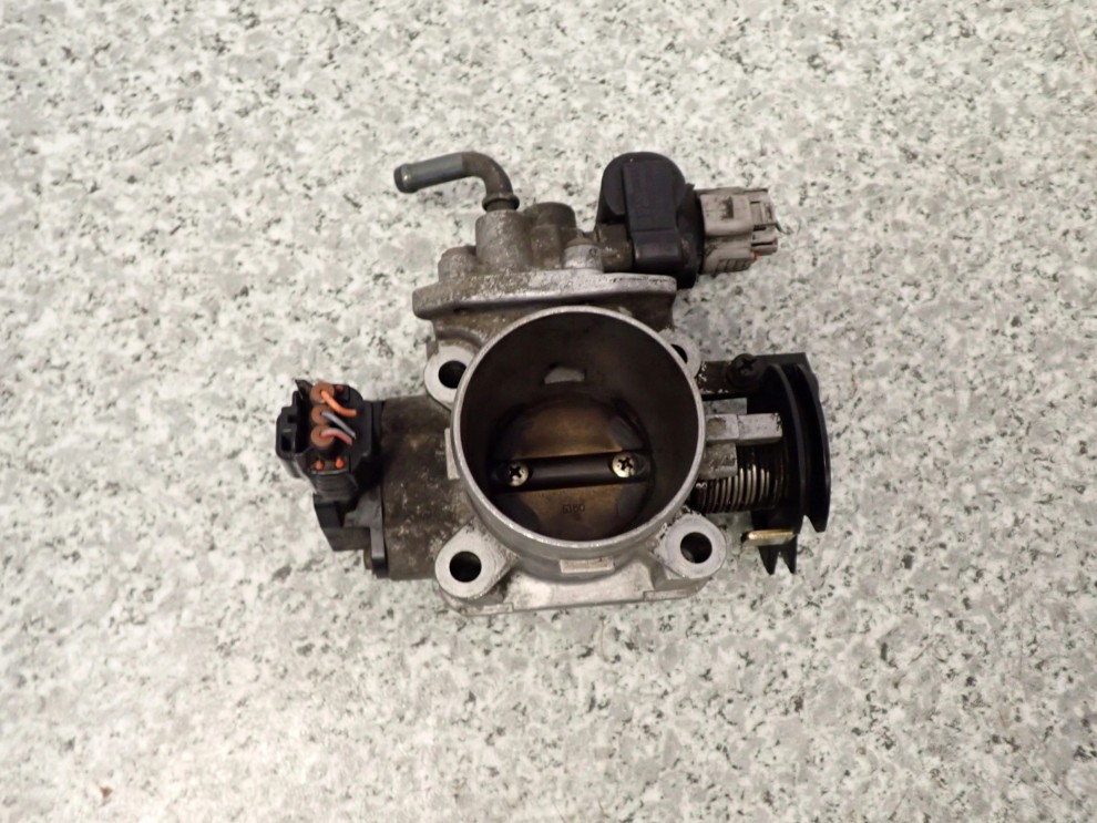 SUZUKI LIANA 1.3 01-07 PRZEPUSTNICA POWIETRZA 4/7