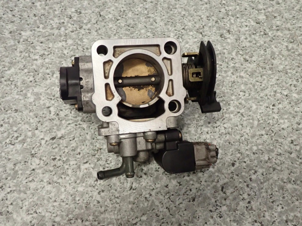 SUZUKI LIANA 1.3 01-07 PRZEPUSTNICA POWIETRZA 5/7