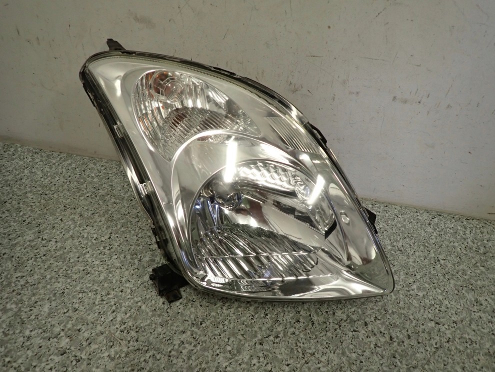 SUZUKI SWIFT 05-09 REFLEKTOR PRAWY LAMPA PRZEDNIA 3/7