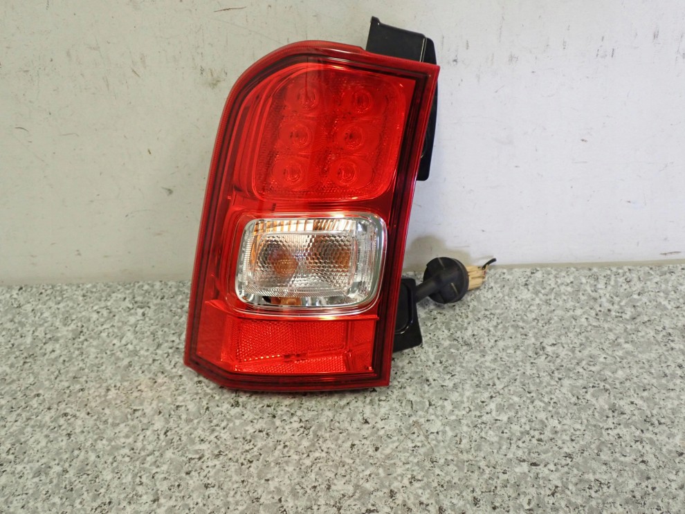 SUZUKI IGNIS III 2021 LAMPA TYLNA LEWA W BŁOTNIK LED 1/8