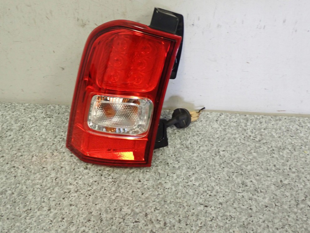 SUZUKI IGNIS III 2021 LAMPA TYLNA LEWA W BŁOTNIK LED 4/8