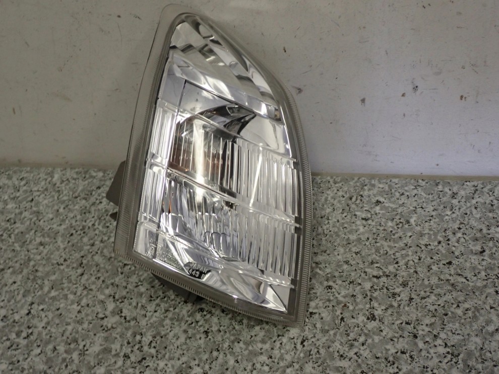 NISSAN XTRAIL T30 01- LAMPA KIERUNKOWSKAZ PRAWY PRZÓD 2/6